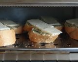 Foto del paso 5 de la receta: Pan con mantequilla de ajo rostizado