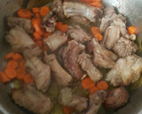 Foto del paso 2 de la receta: Macarrones guisados con costillas