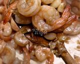 รูปขั้นตอนการทำที่ 2 ของ กุ้งผัดกระเทียม