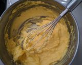 Foto langkah ke 2 dari resep Cornflakes Cookies Tanpa Mixer.