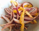 Hình bước làm 2 của món Chicken Fajitas - Cuốn Gà Áp Chảo Kiểu Mexico