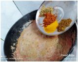 A picture of step 5 of Lobsters Curry.