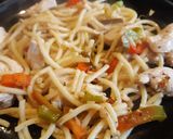 Foto del paso 5 de la receta: Salteado de pollo con verduras y tallarines