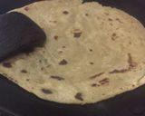 A picture of step 3 of Lachcha paratha.