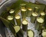 Foto langkah ke 12 dari resep Kue Putu Bambu (Versi Daun Pisang).