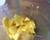 Foto del paso 2 de la receta: Helado cremoso de mango 🥭