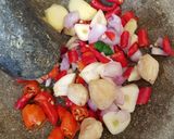 Foto langkah ke 2 dari resep Ayam Asap Bumbu Rujak.