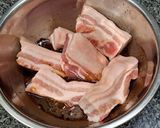 รูปขั้นตอนการทำที่ 1 ของ หมูแดงสูตรต้ม