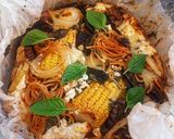 Φωτογραφία βήματος 7 της συνταγής Spaghetti στη λαδόκολλα με μελιτζάνες και καλαμπόκι