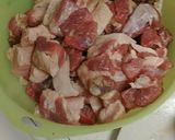 A picture of step 1 of Gaeng hunglay.