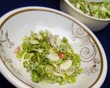 A picture of step 2 of Lettuce and cabbage salad.