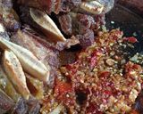 Foto langkah ke 5 dari resep Iga Penyet Sambal Kemiri.