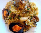 Foto del paso 16 de la receta: Cazuela de arroz al horno con almejas y mejillones al vapor