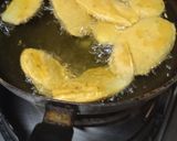 A picture of step 4 of Aloo Pakoras.