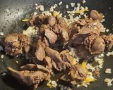 Foto langkah ke 5 dari resep Hati Ayam masak ala Filipino (Adobong Atay Ng Manok).