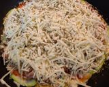 Foto del paso 1 de la receta: Pizza de calabacín en sartén