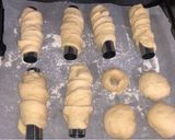 Foto del passaggio 5 della ricetta Torciglioni siciliani alla ricotta