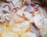 Foto langkah ke 3 dari resep Cumi goreng tepung.