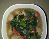 Foto langkah ke 3 dari resep Sayur bayam bakso.