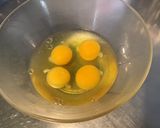 A picture of step 2 of Ham, Cream, and Herb Omelet.