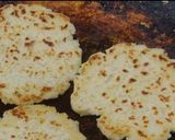 A picture of step 6 of Sooji Roti.