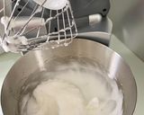 Une image de l'étape 2 de Soufflés à la farine de châtaigne Corse et à la tome de chèvre Corse.
