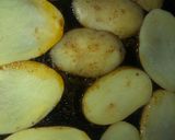 A picture of step 3 of Fry slice potato🥔فراٸی سلاٸس پٹاٹو🥔.