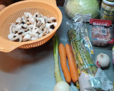 Foto del paso 1 de la receta: Rollitos de ensalada