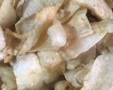 Foto langkah ke 1 dari resep Krecek telur bumbu pedas.