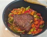 Foto del paso 4 de la receta: Carrilleras de ternera en salsa de nueces y curry
