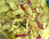 Foto del paso 3 de la receta Pollo al pimiento con salsa de kéfir al curry