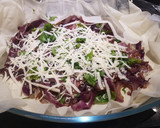 Foto del paso 2 de la receta: Cebolla roja caramelizada con parmesano en masa filo