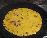 मक्की की रोटी (Makki ki roti recipe in Hindi) रेसिपी चरण 4 फोटो