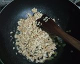 Foto langkah ke 2 dari resep Nasi goreng oat (nasi goreng tanpa nasi).