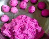 Foto langkah ke 5 dari resep Klepon Buah Naga.