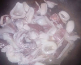 Foto del paso 1 de la receta: Calamares en salsa verde