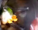 A picture of step 2 of Kiwi n orange juice.