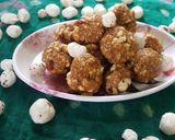 मखाने और ड्राई फ्रूट्स के फलाहारी लड्डू (Makhane aur dry fruits ki falahar ladoo recipe in Hindi) रेसिपी चरण 11 फोटो