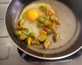 Foto langkah ke 4 dari resep Terung goreng telur.