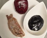 Foto del passaggio 1 della ricetta Bis di risotti al nero e alla barbabietola