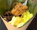 Foto langkah ke 8 dari resep Nasi Kuning Pincuk.