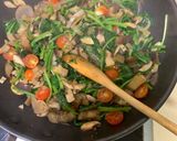 Foto del paso 3 de la receta: Pasta fresca con verduras y champiñones