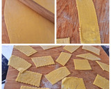 Foto del passaggio 1 della ricetta Chiacchiere di carnevale servite con ricotta
