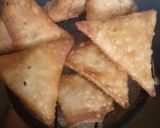 A picture of step 3 of Alu ke samosay.