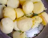 A picture of step 2 of Pani puri.