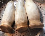 Hình bước làm 2 của món Gà hầm nấm đùi gà