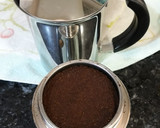 Foto del paso 2 de la receta: Café al aroma de canela y jengibre