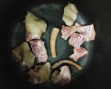 Hình bước làm 1 của món Canh Bí Xanh Nấu Đuôi Heo