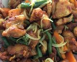 Gambar langkah 4 resipi Ayam Goreng Kunyit.