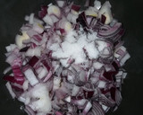 Foto del paso 2 de la receta: Pechuga de pollo con cebolla caramelizada al vino tinto